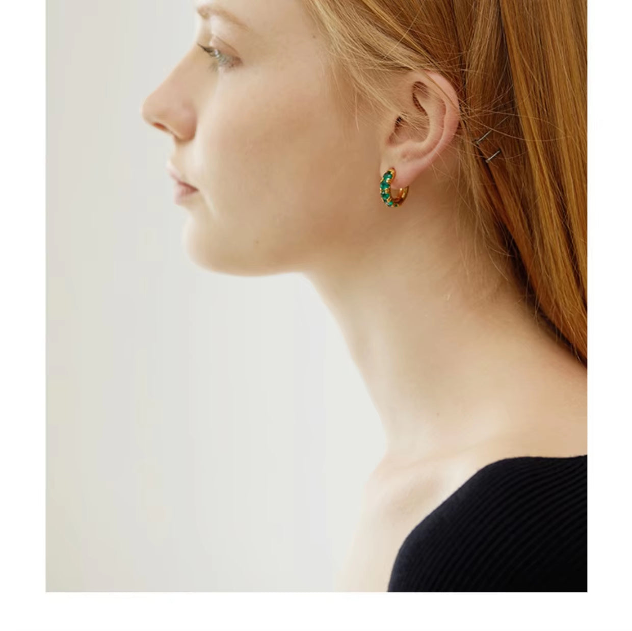 Vera Classic Hoop Earrings – Timeless Elegance Meets Modern Style