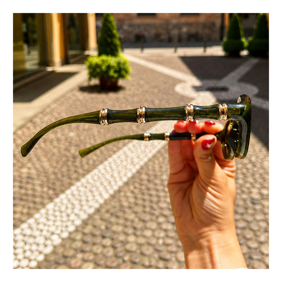 TONGINK Aurelia Gold-Ring Oval Sunglasses