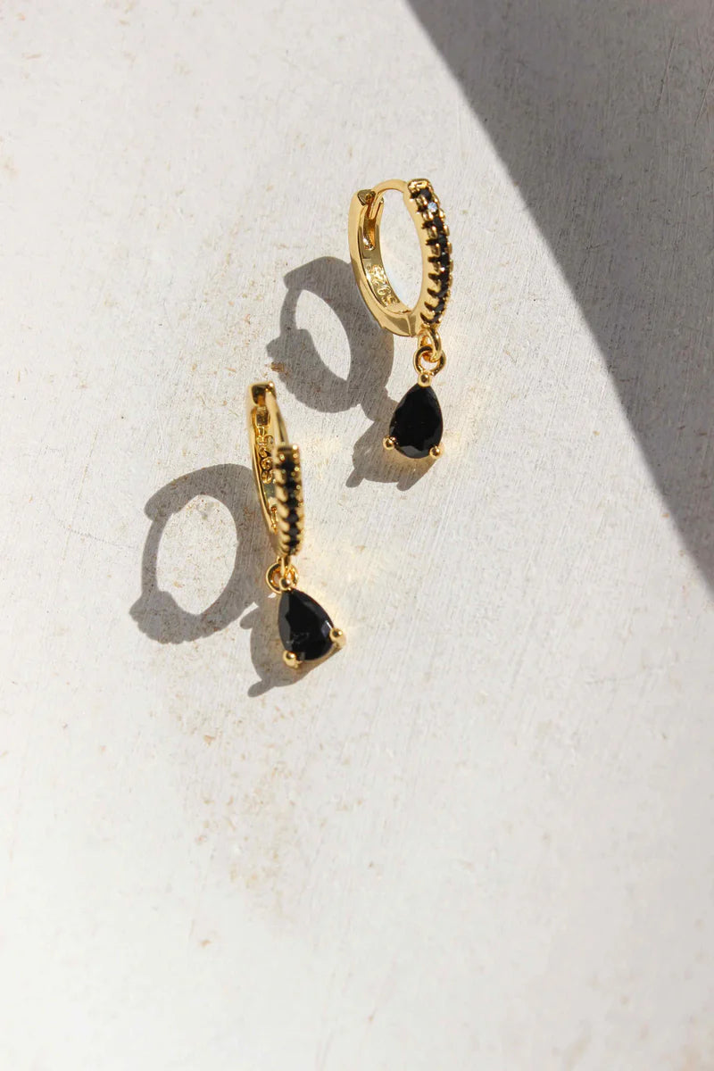 Maeve Classic Teardrop Earrings – Effortless Elegance