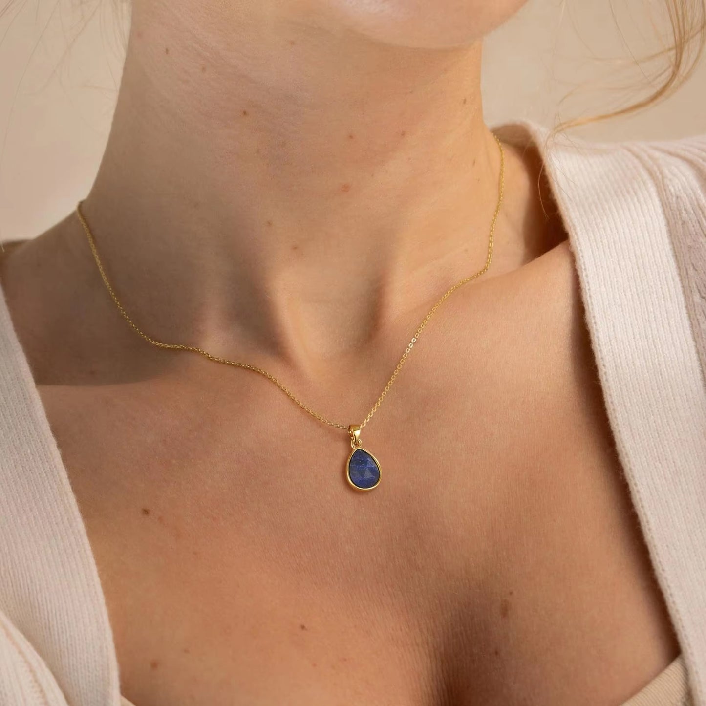 DARK-BLUE NATURAL STONE PENDANT NECKLACE