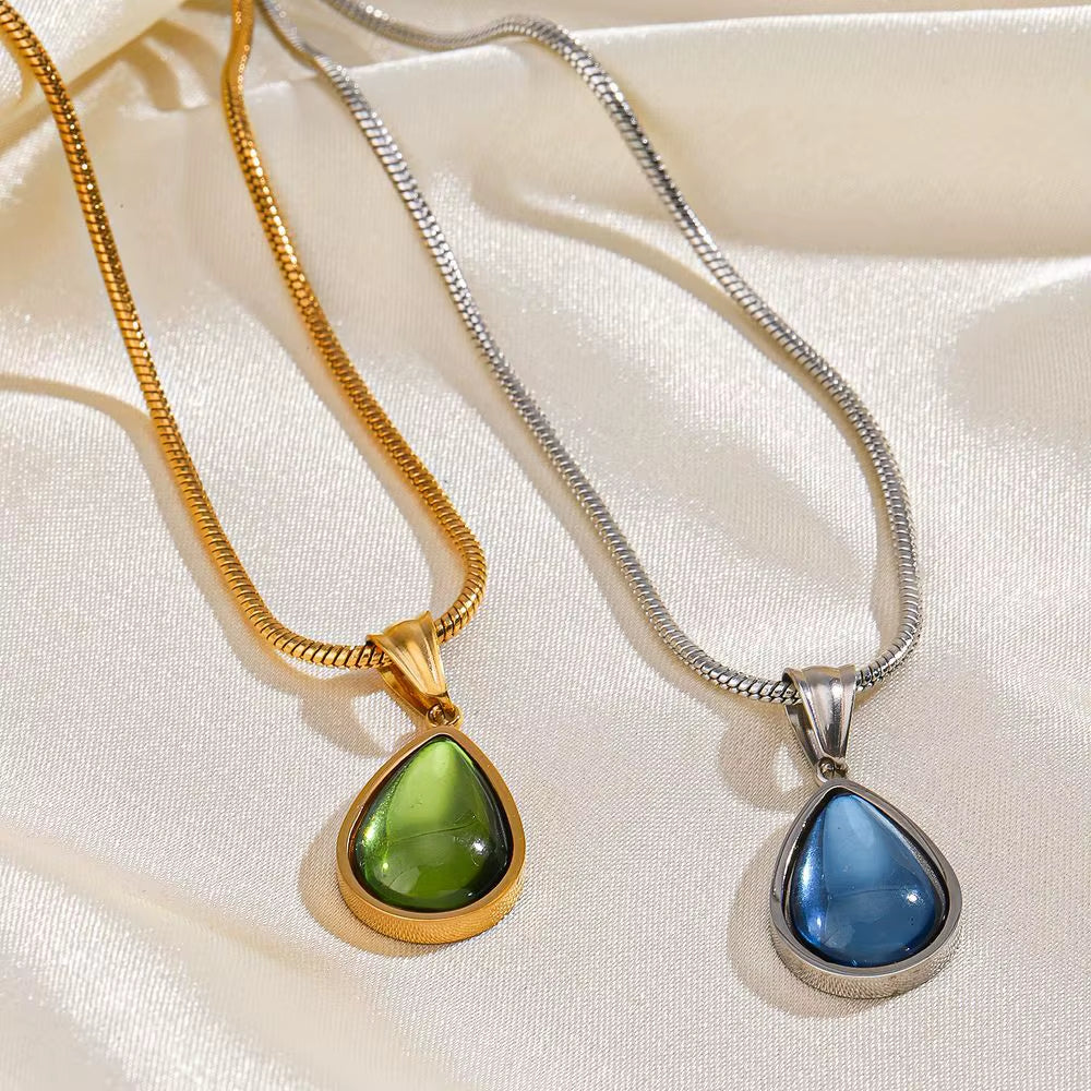 French Retro Water Drop Pendant Necklace