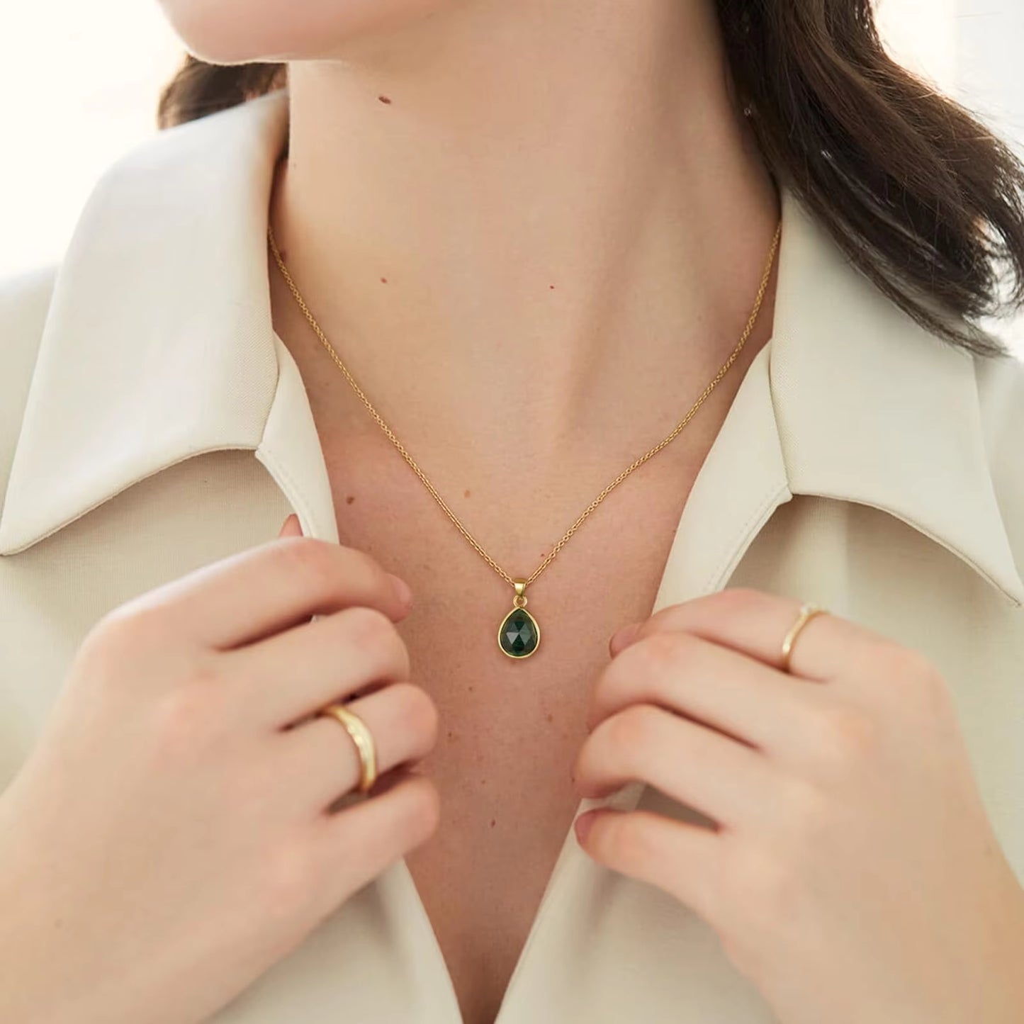 GREEN NATURAL STONE PENDANT NECKLACE