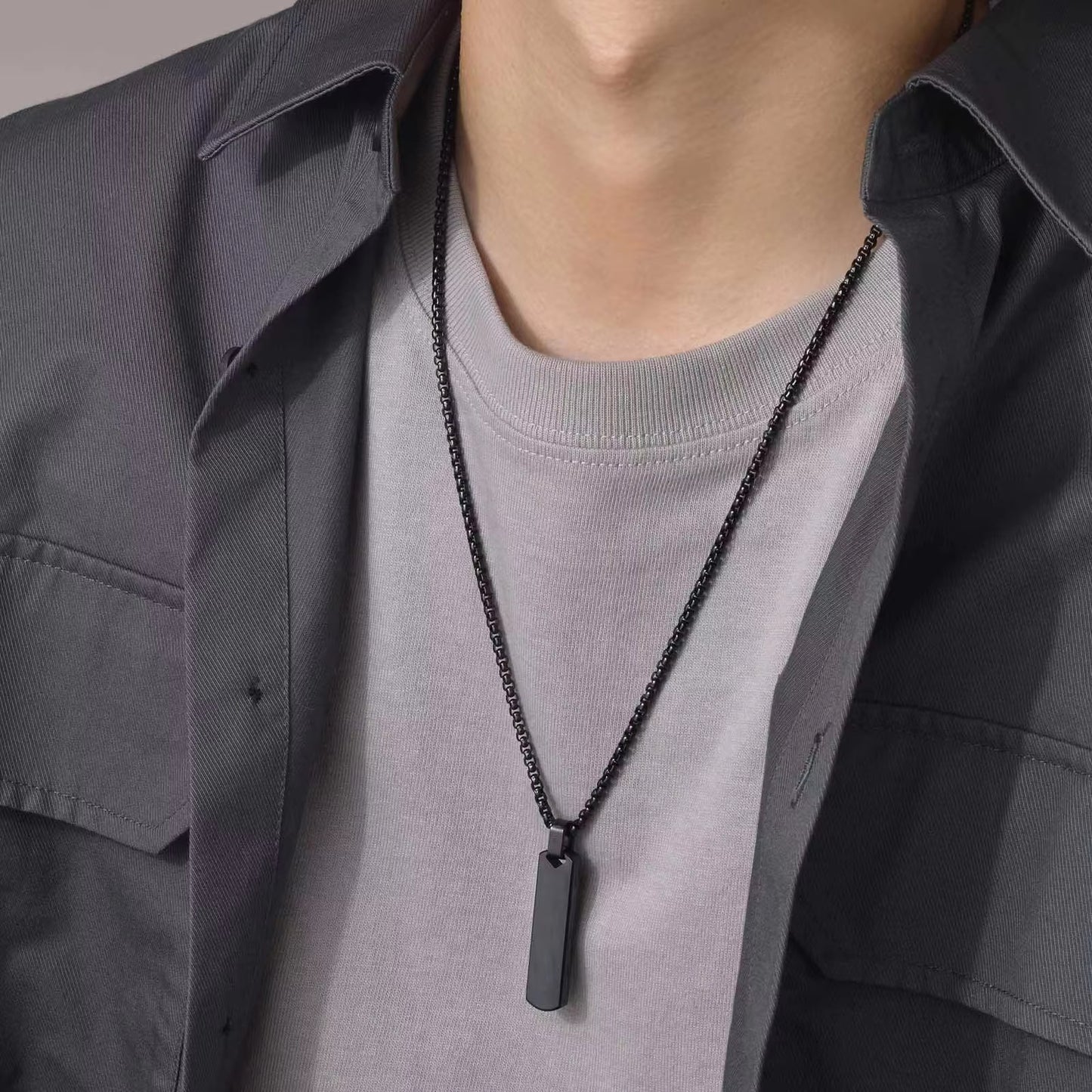 Fashion Custom Stainless Steel Silver &amp; Black Pendant Necklace – Sleek and Modern Design