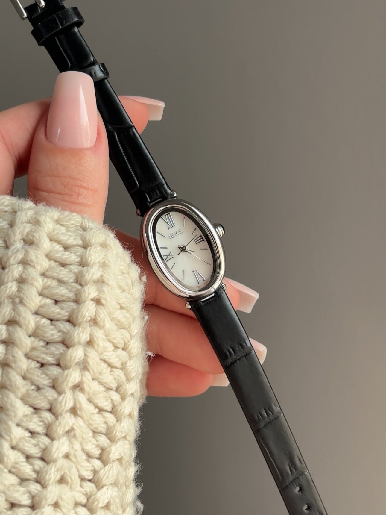 IEKE Vintage Oval Roman Numeral Women’s Watch