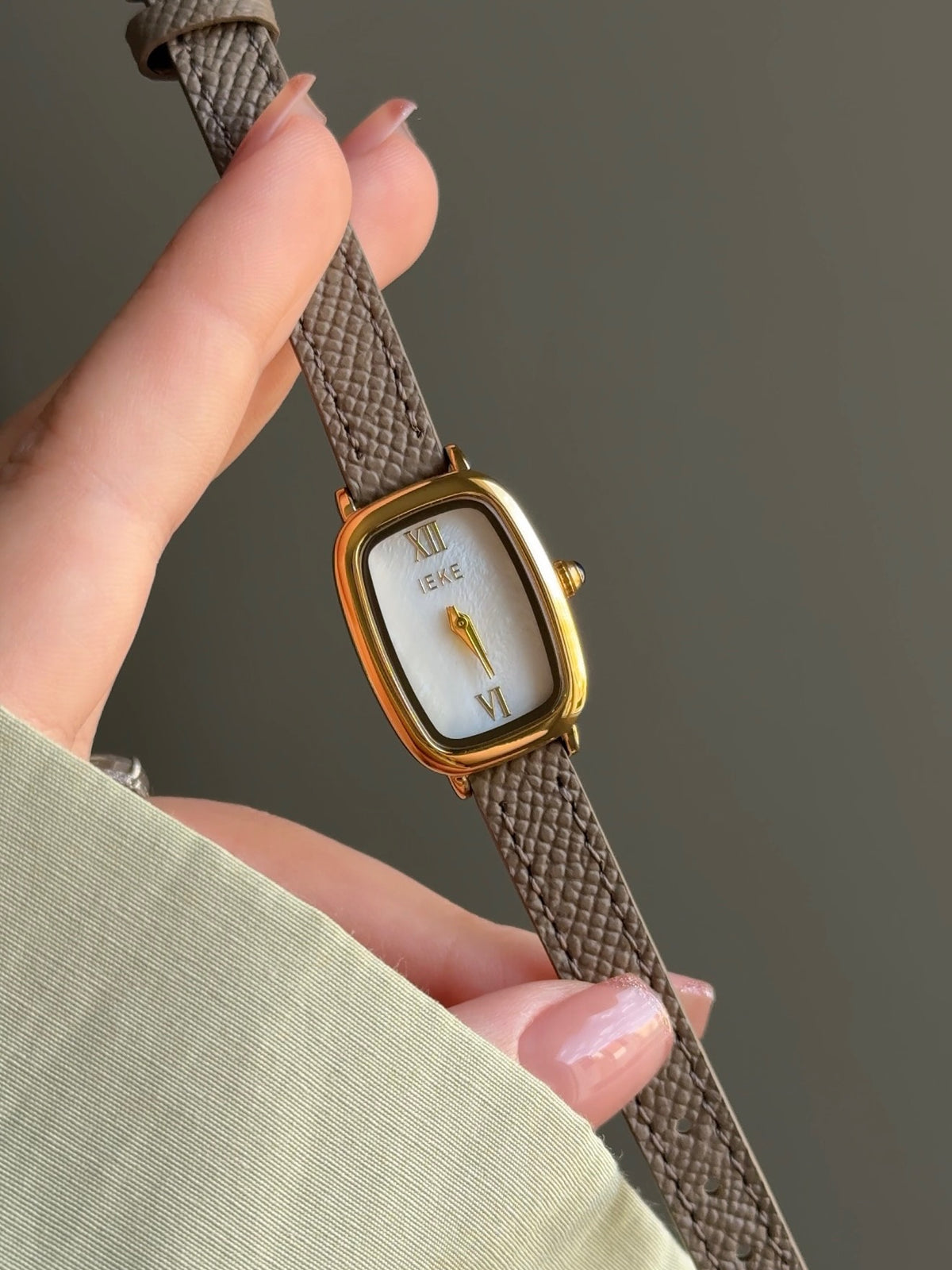 IEKE Rounded Rectangle Watch