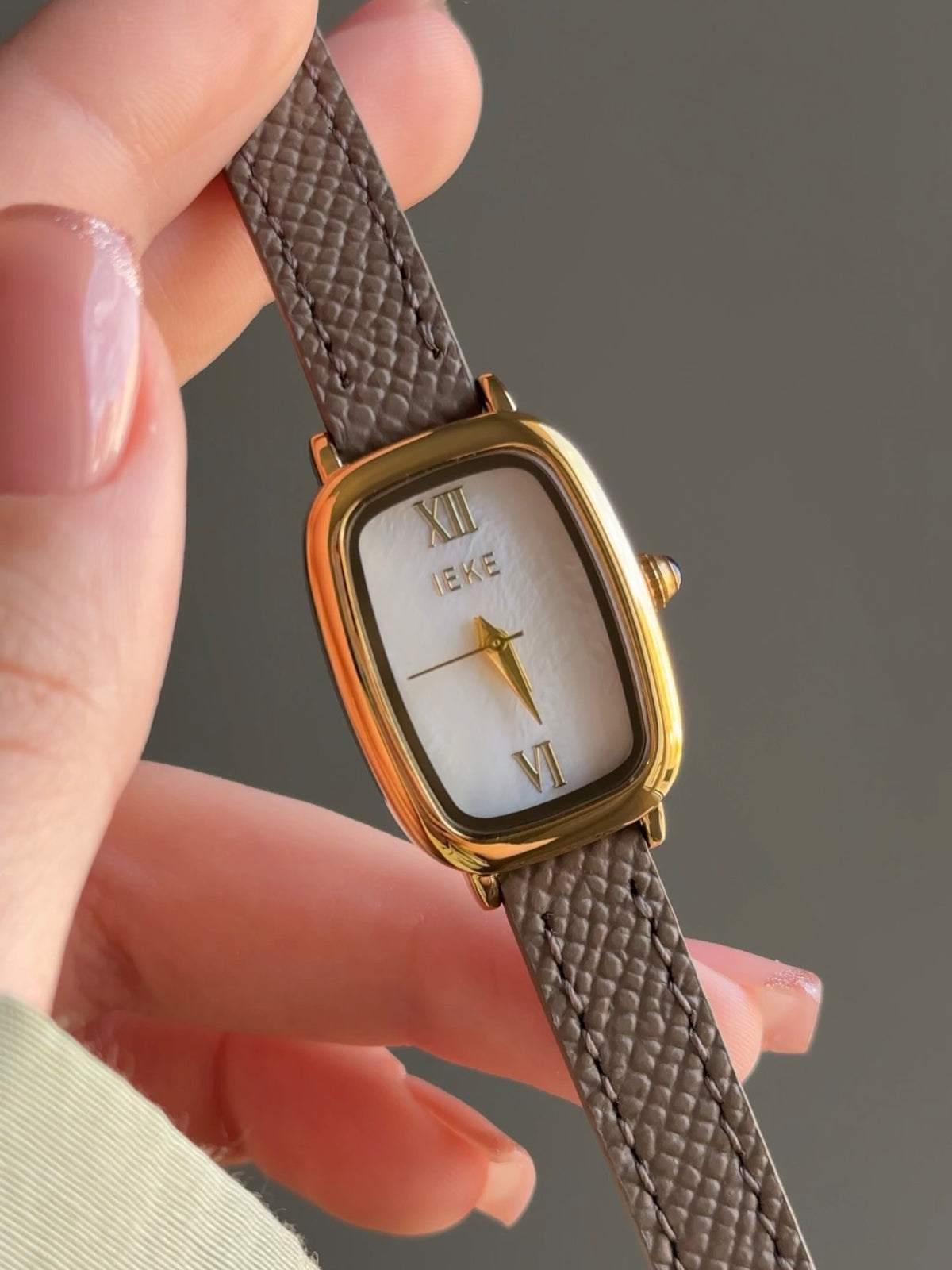 IEKE Rounded Rectangle Watch