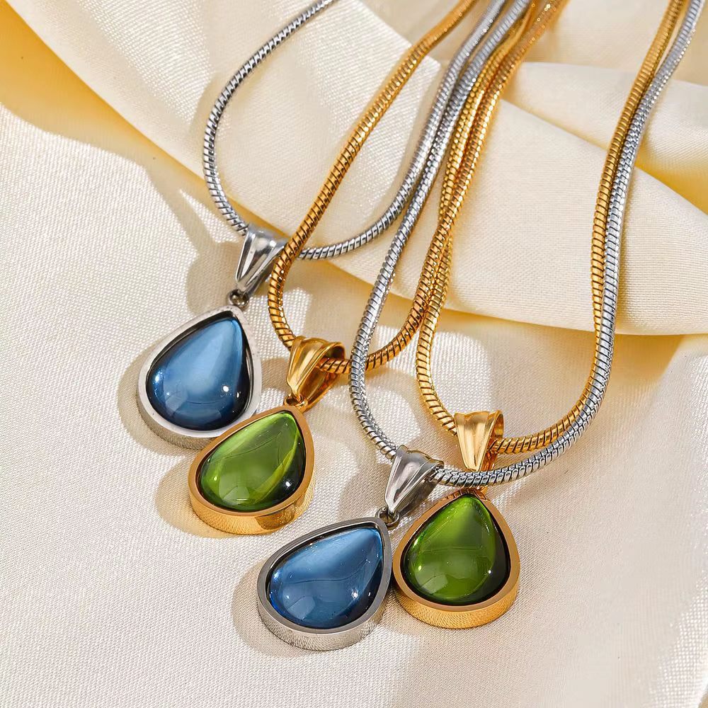 French Retro Water Drop Pendant Necklace