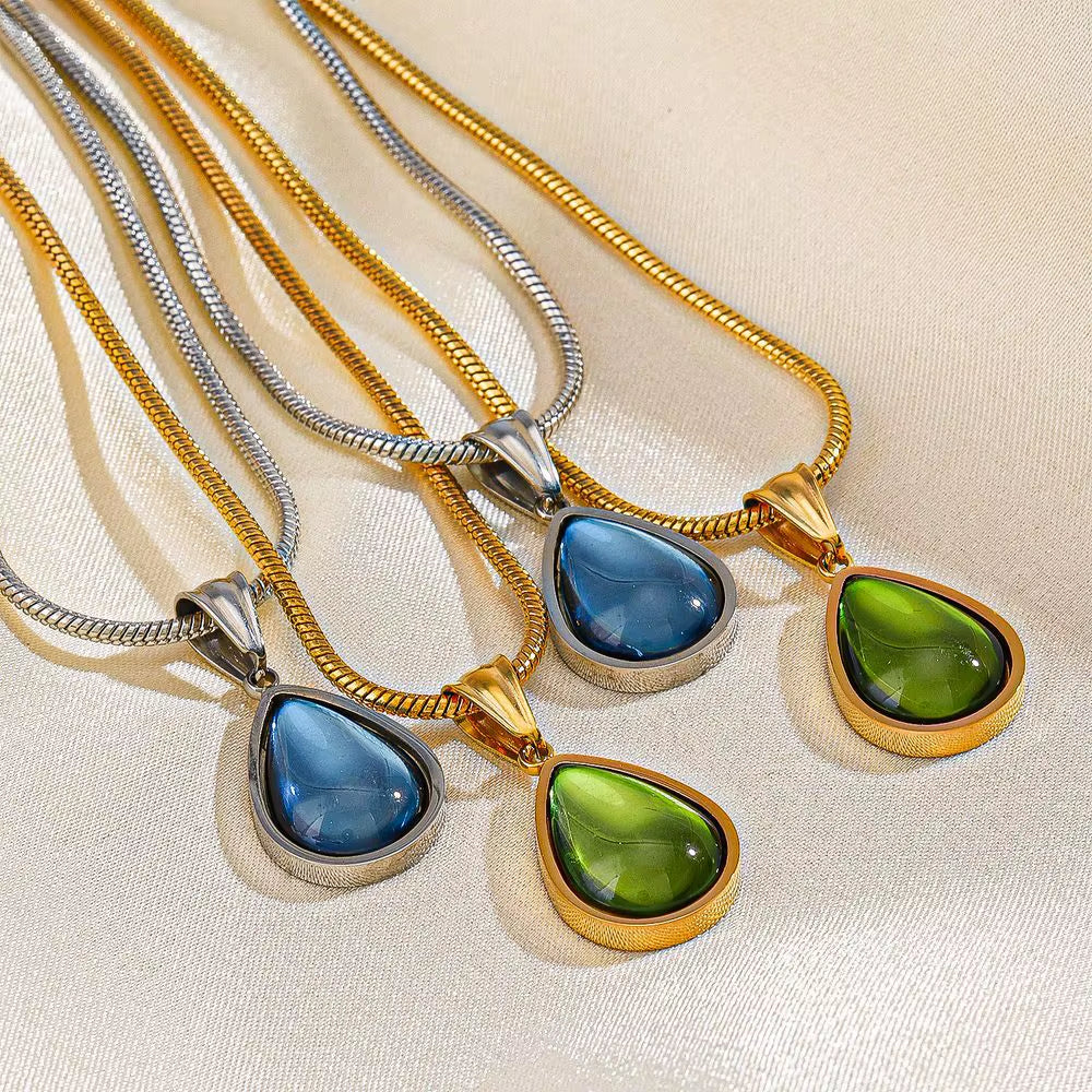 French Retro Water Drop Pendant Necklace