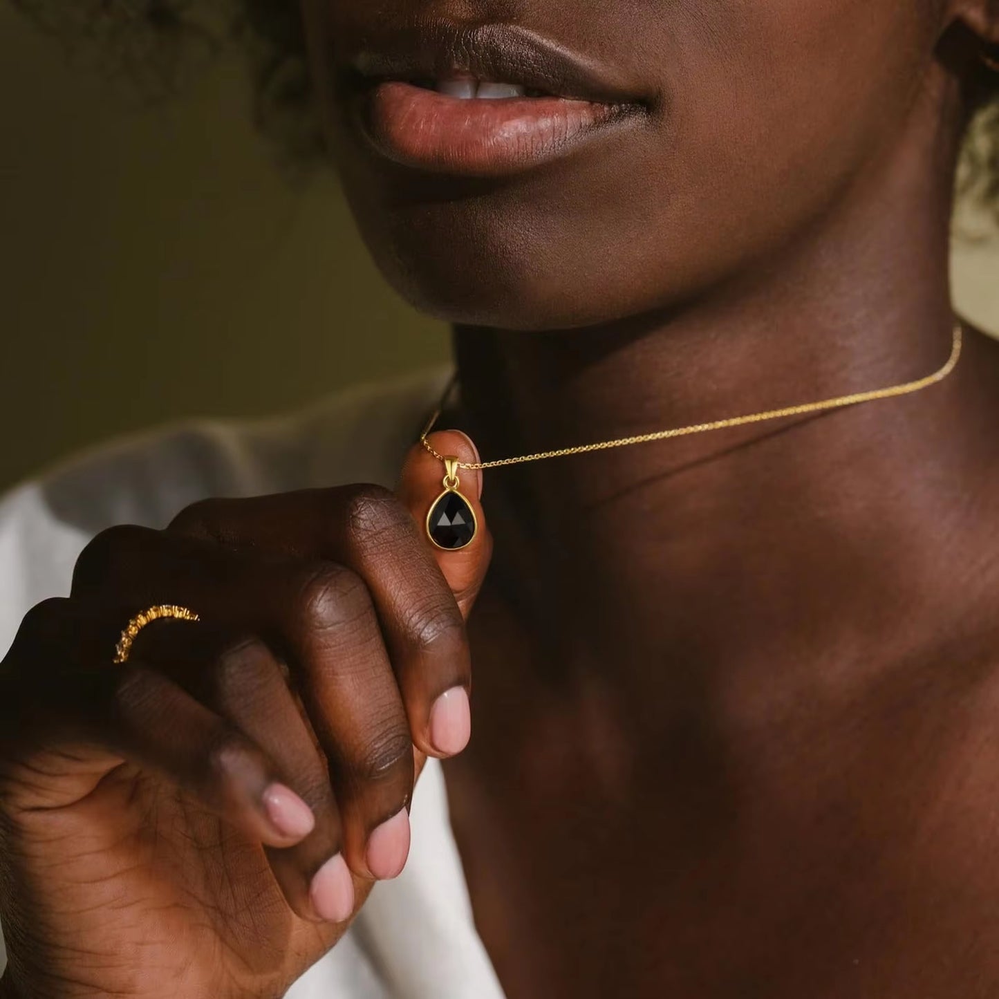 NATURAL STONE PENDANT NECKLACE (BLACK)