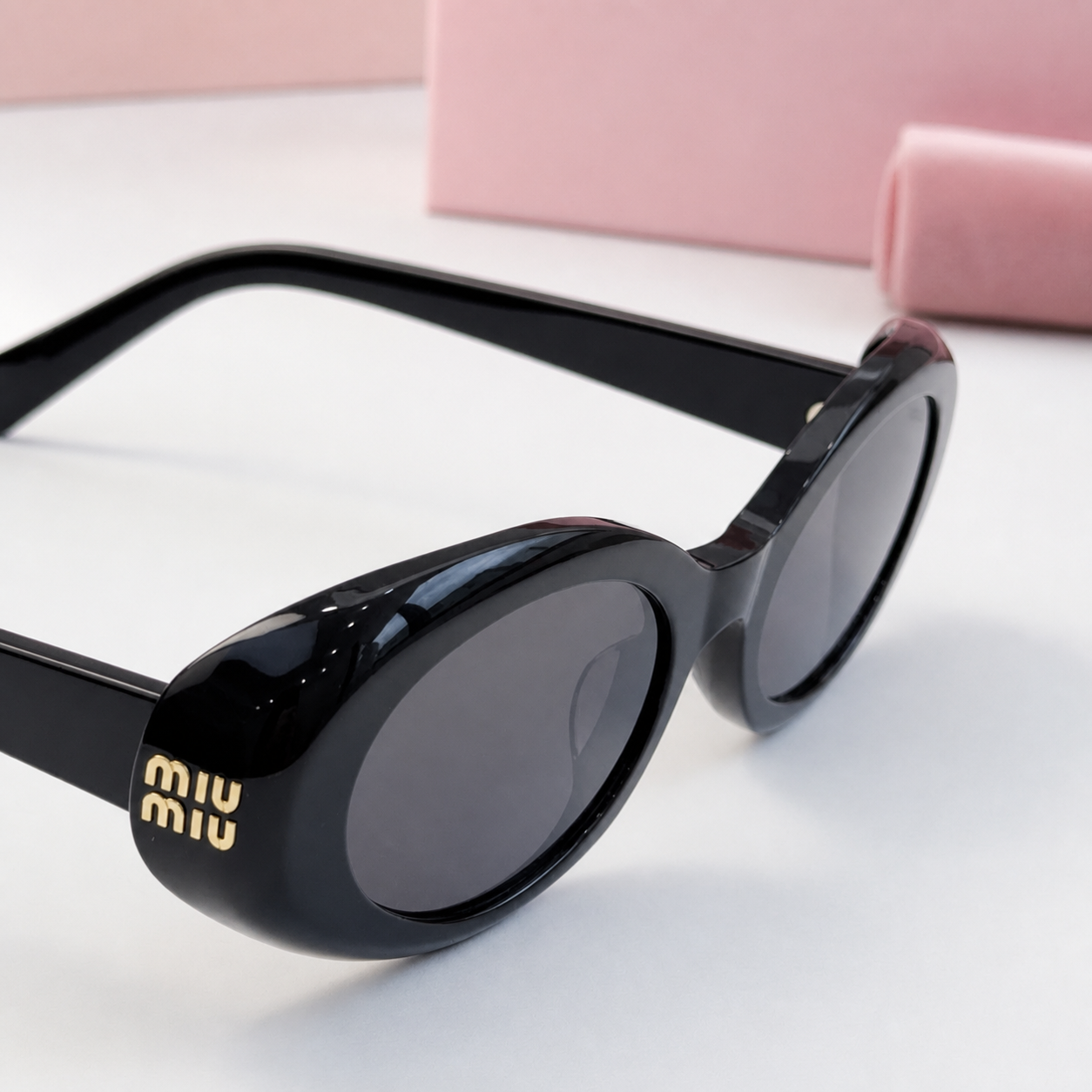 Noir Orbit Oval Sunglasses
