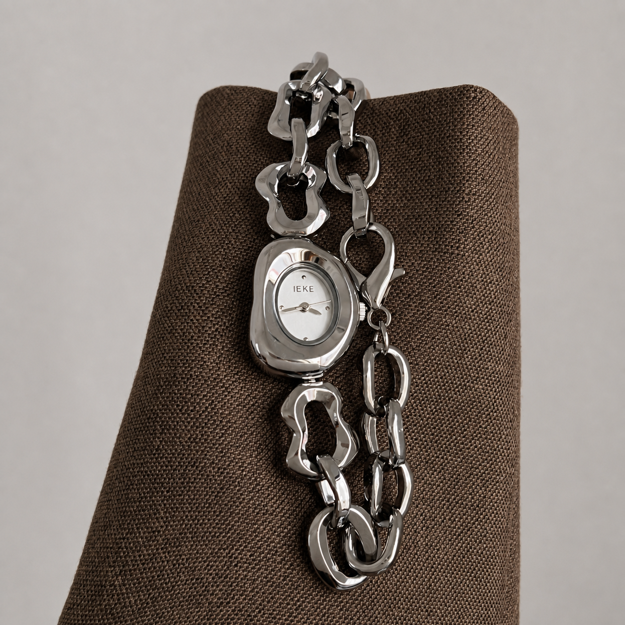 The Sculpted Link Watch