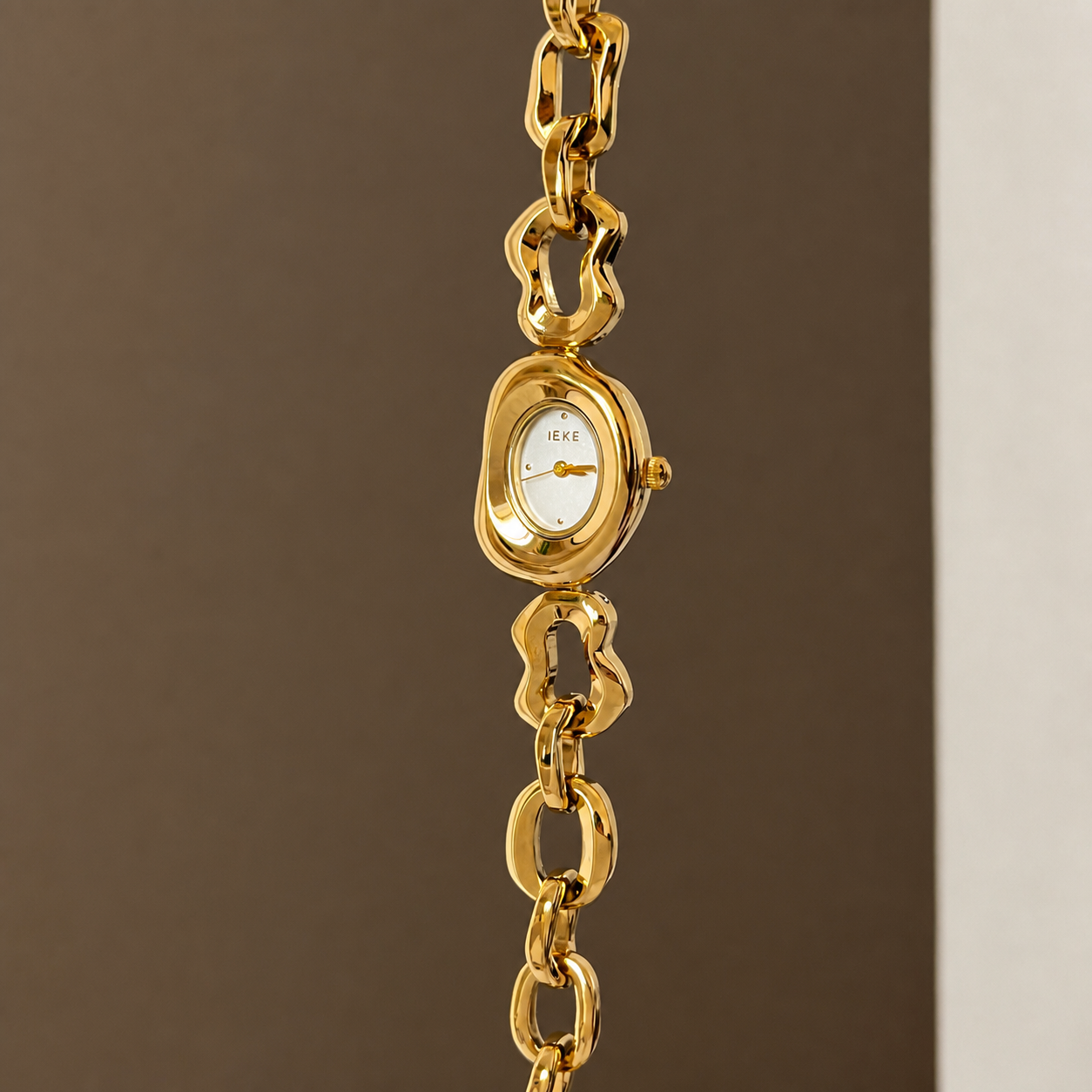 The Sculpted Link Watch